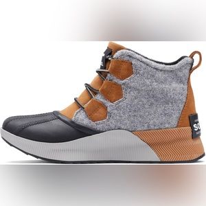 SOREL Women's Out N About III Classic Boots Size 7